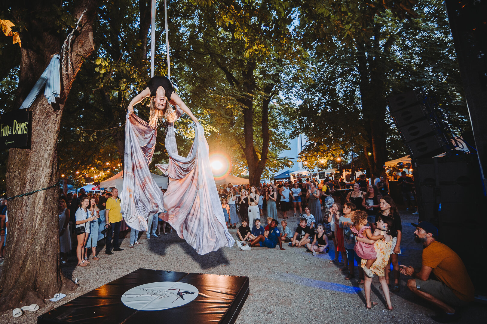 Aerial Performance beim Festival