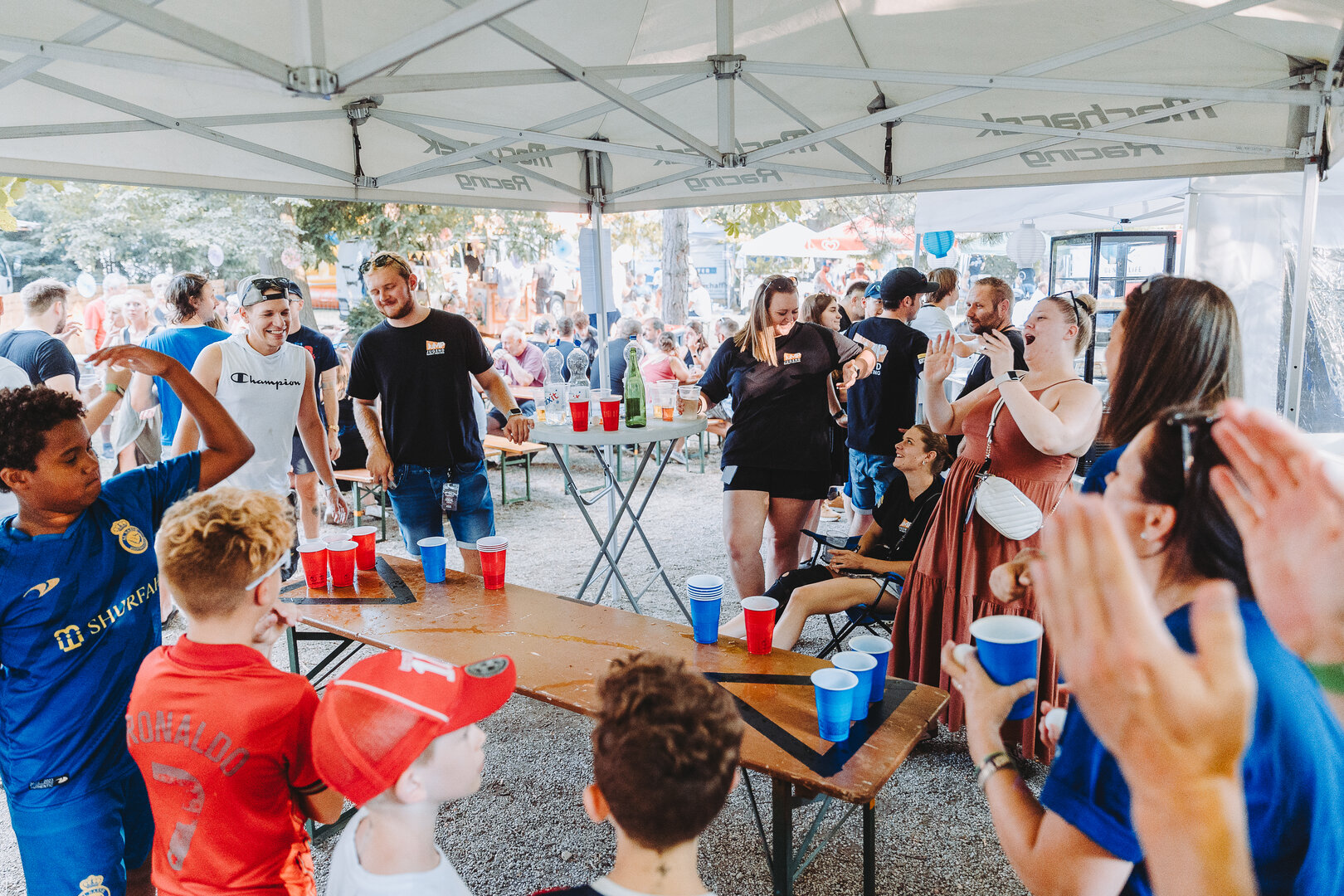 Publikum und Programmpunkt am Festival